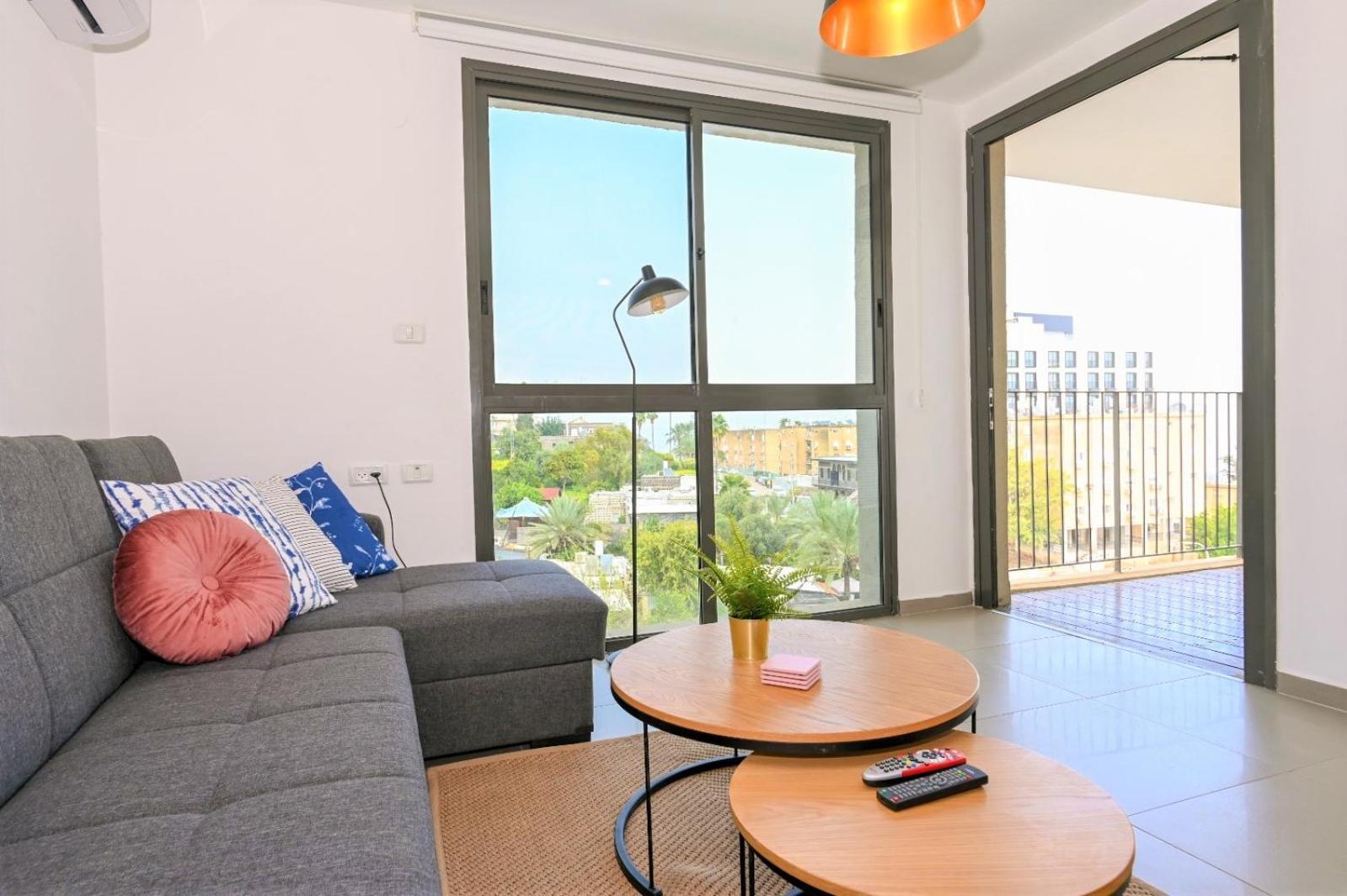 Yalarent Migdalor Apartments With Sea Views 티베리아 외부 사진